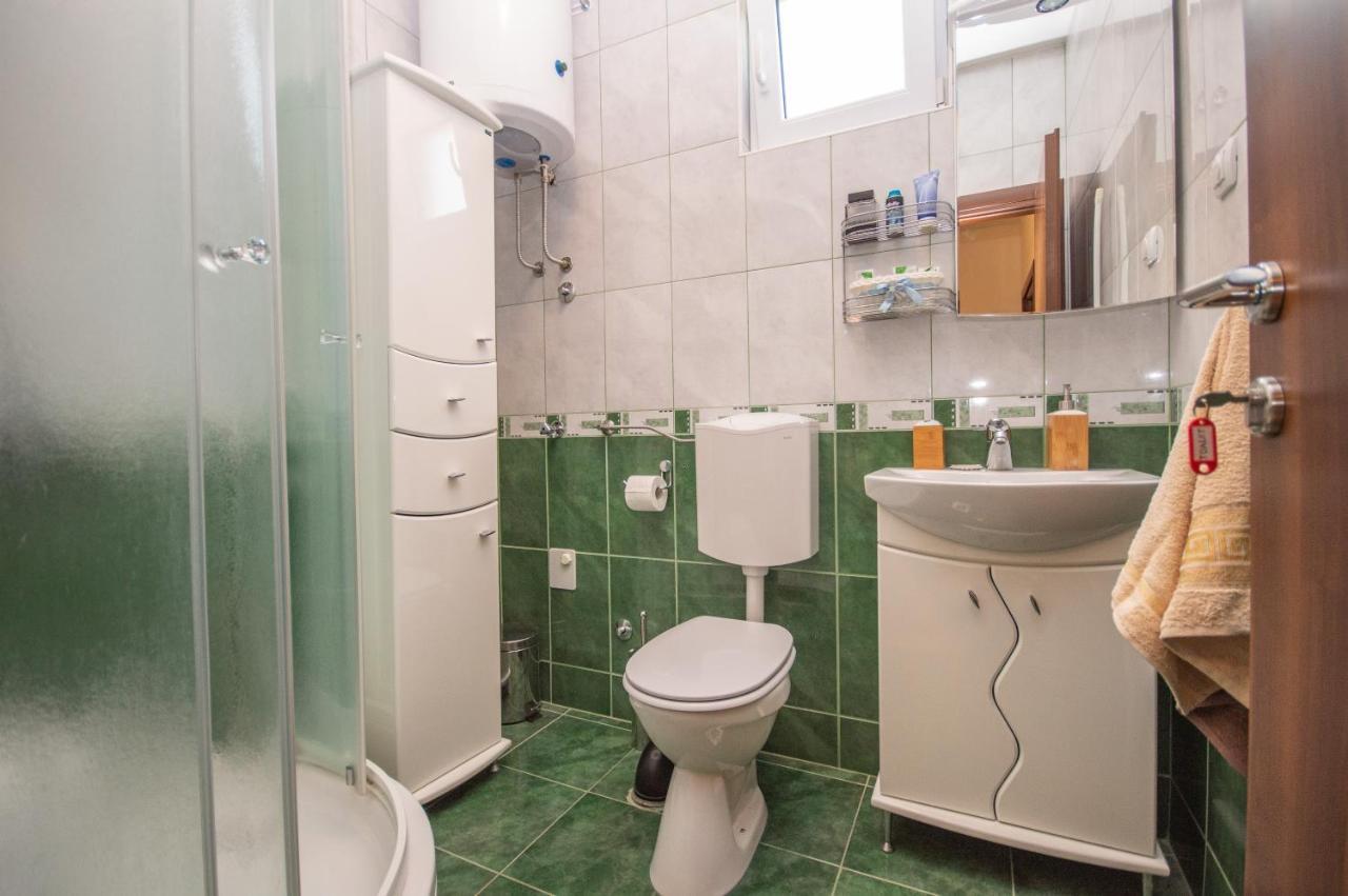 Apartmani Mrsic Risan Zewnętrze zdjęcie